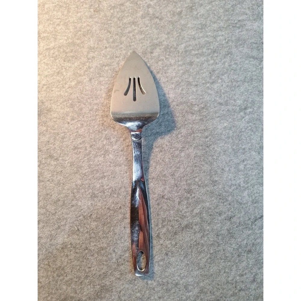 Oneida Stainless Steel 18/8 Flatware Pierced Pie Server notched handle to hang